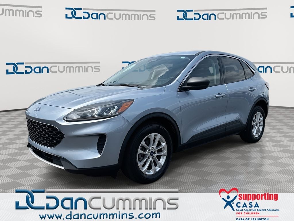 2022 Ford Escape Hybrid SE in Blue Silver Metallic — front three-quarter view