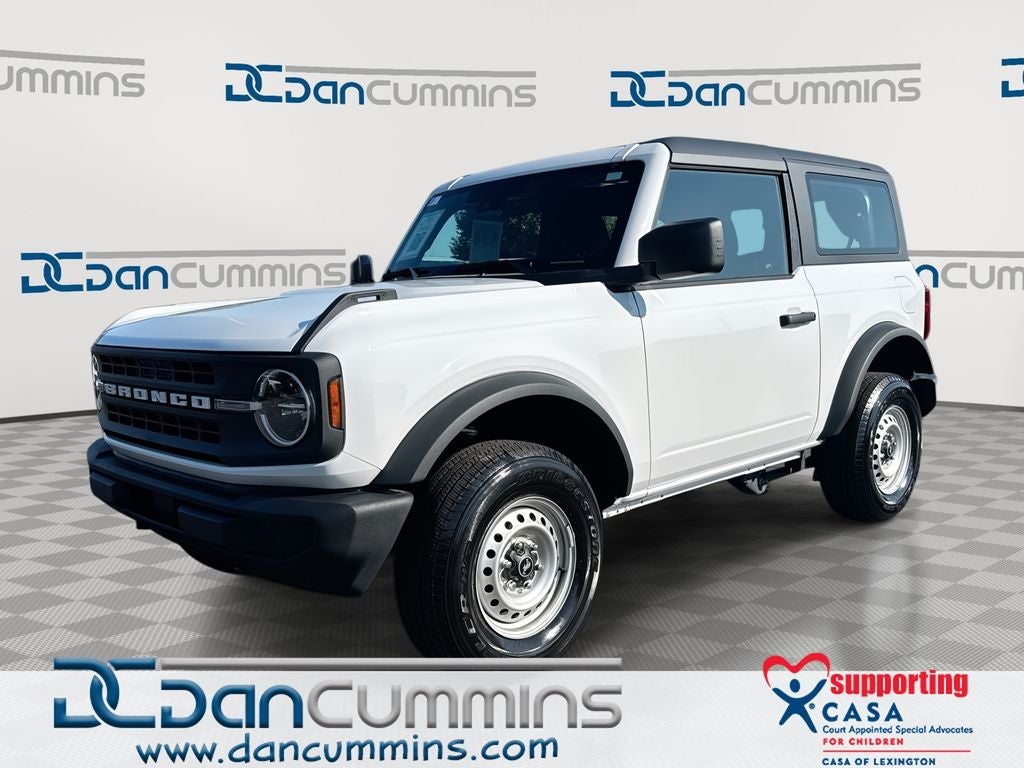 2025 Ford Bronco Base in Oxford White — front three-quarter view
