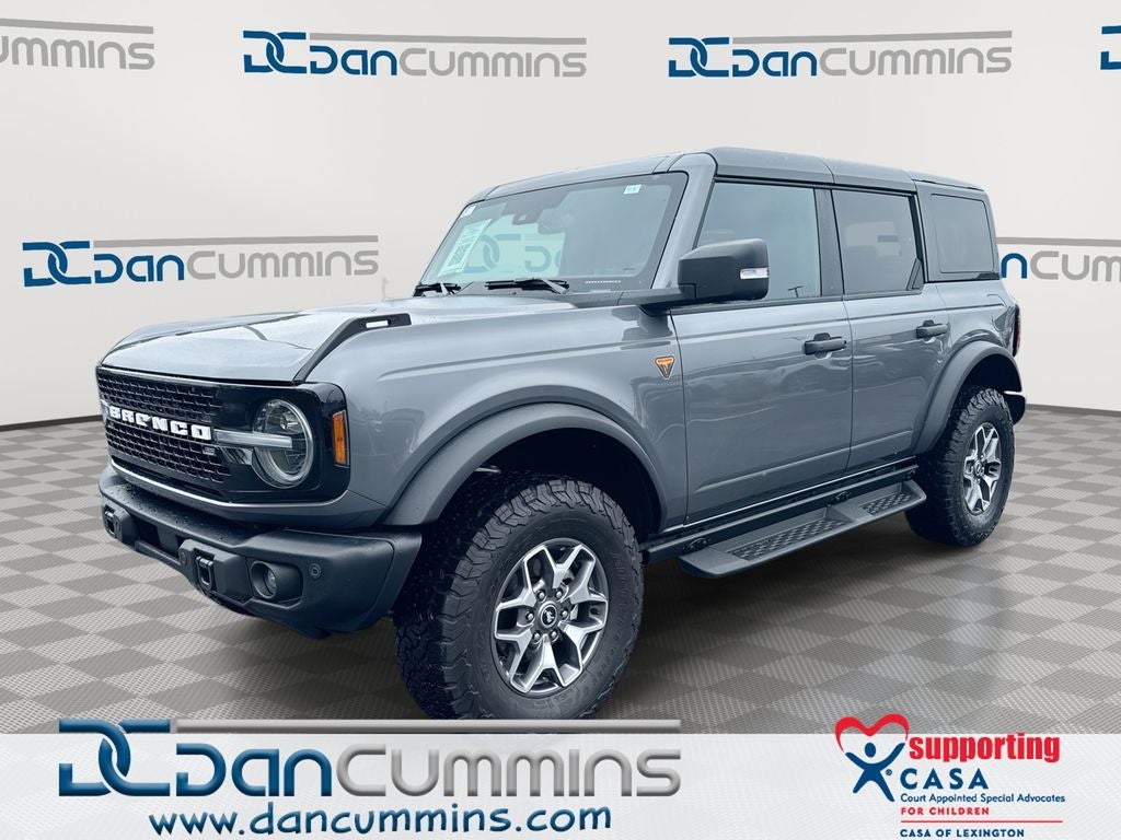 2025 Ford Bronco Badlands in Carbonized Gray Metallic — front three-quarter view
