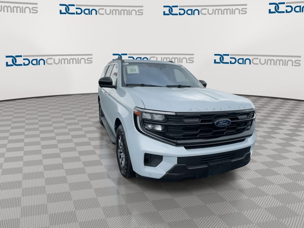 2025 Ford Expedition — rear three-quarter view