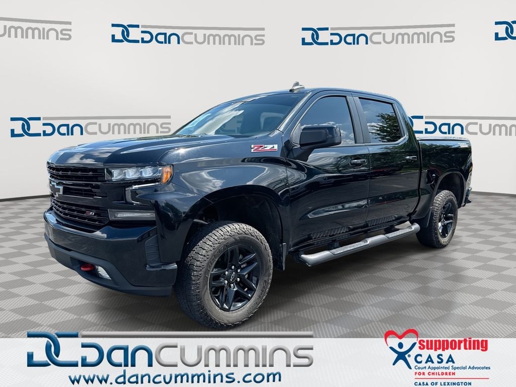 2021 Chevrolet Silverado 1500 LT Trail Boss in Black — front three-quarter view