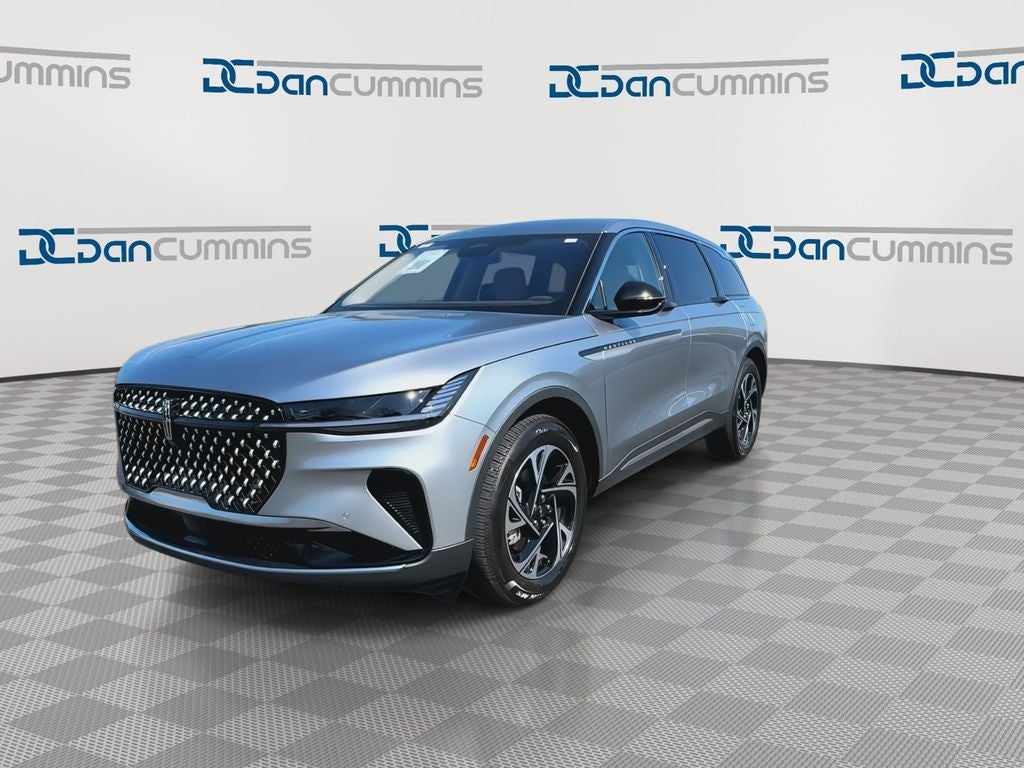 2025 Lincoln Nautilus — interior view