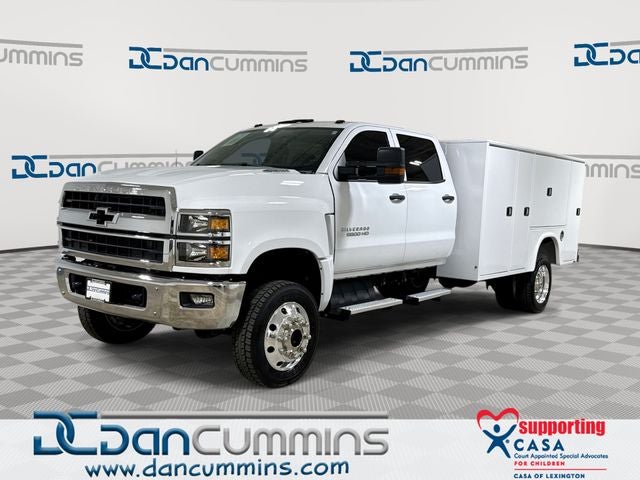 2024 Chevrolet Silverado 5500HD Work Truck in Summit White — front three-quarter view