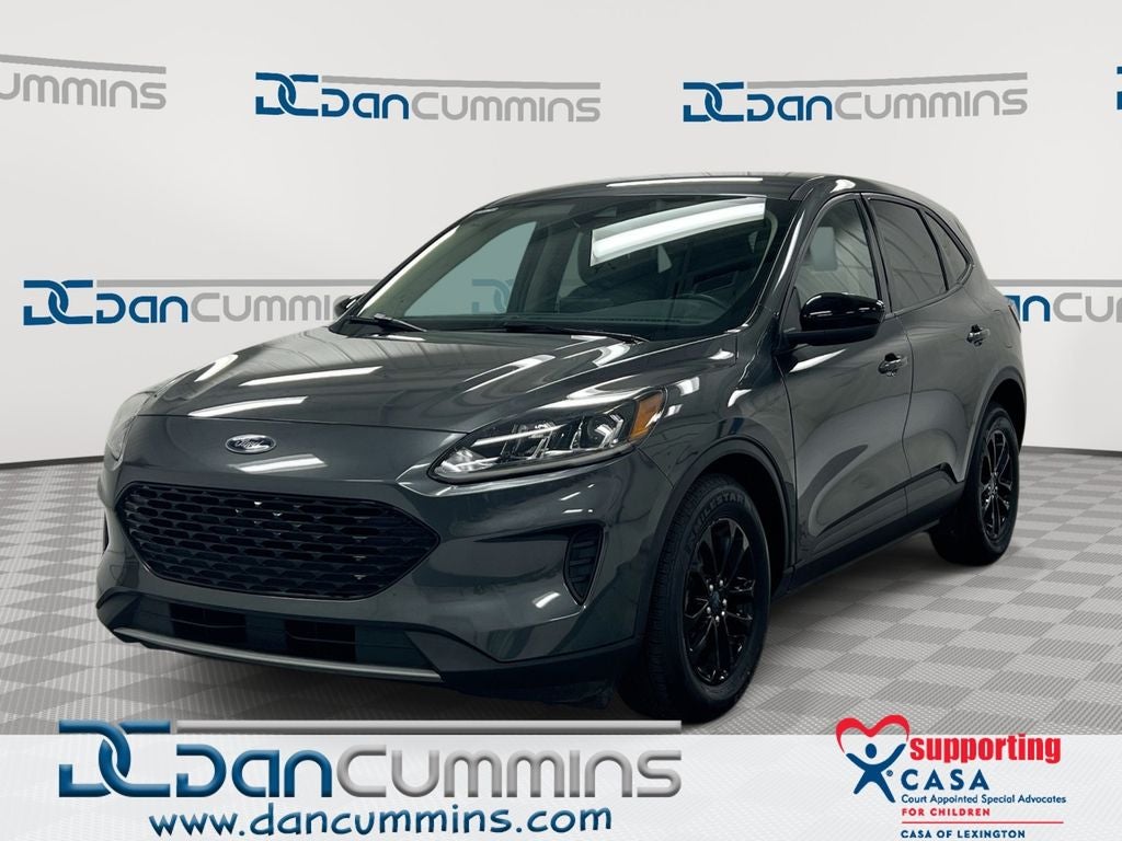 2020 Ford Escape SE Sport Hybrid in Magnetic — front three-quarter view