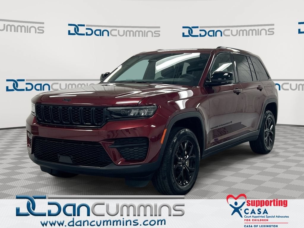 2025 Jeep Grand Cherokee Altitude in Red — front three-quarter view