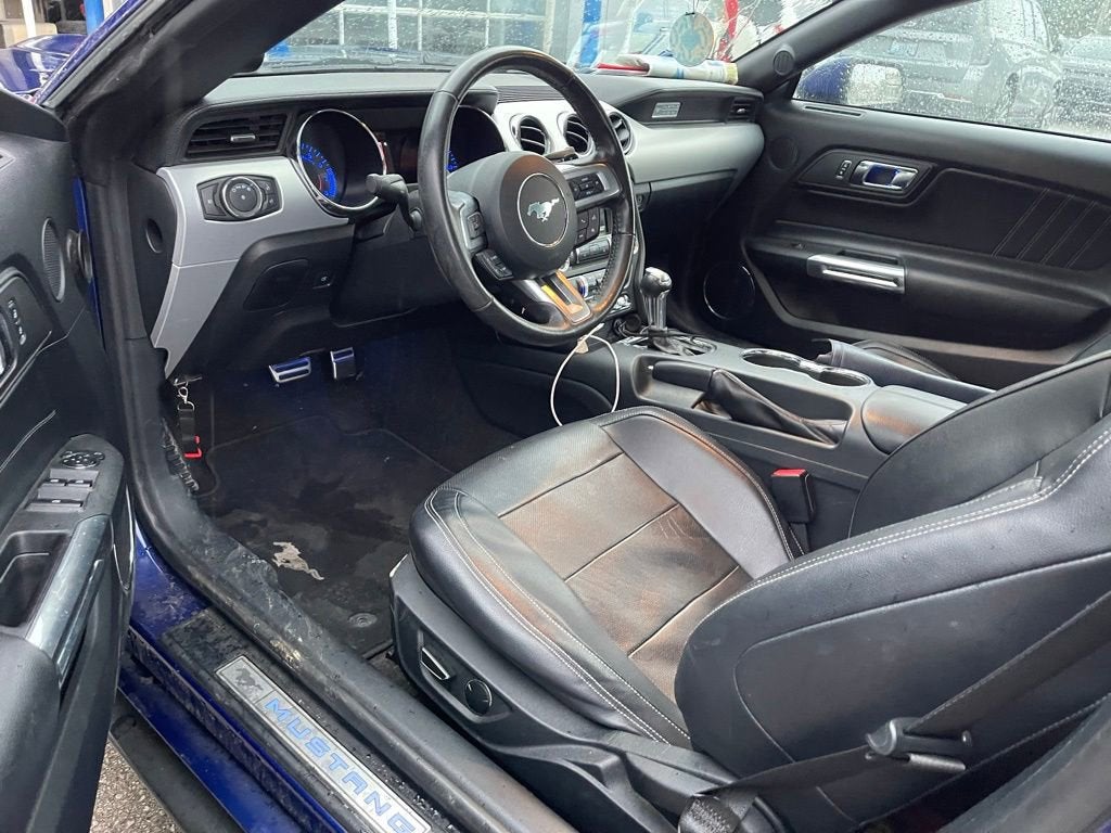 2015 Ford Mustang — detail view