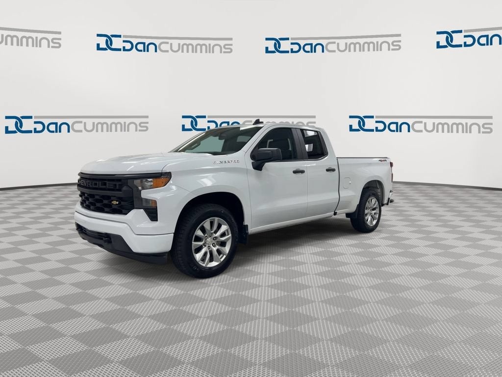 2023 Chevrolet Silverado 1500 — interior view