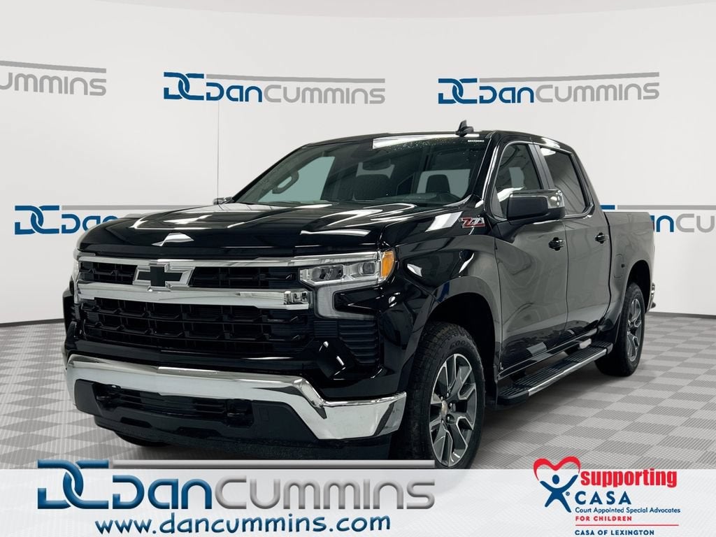 2026 Chevrolet Silverado 1500 LT in Black — front three-quarter view