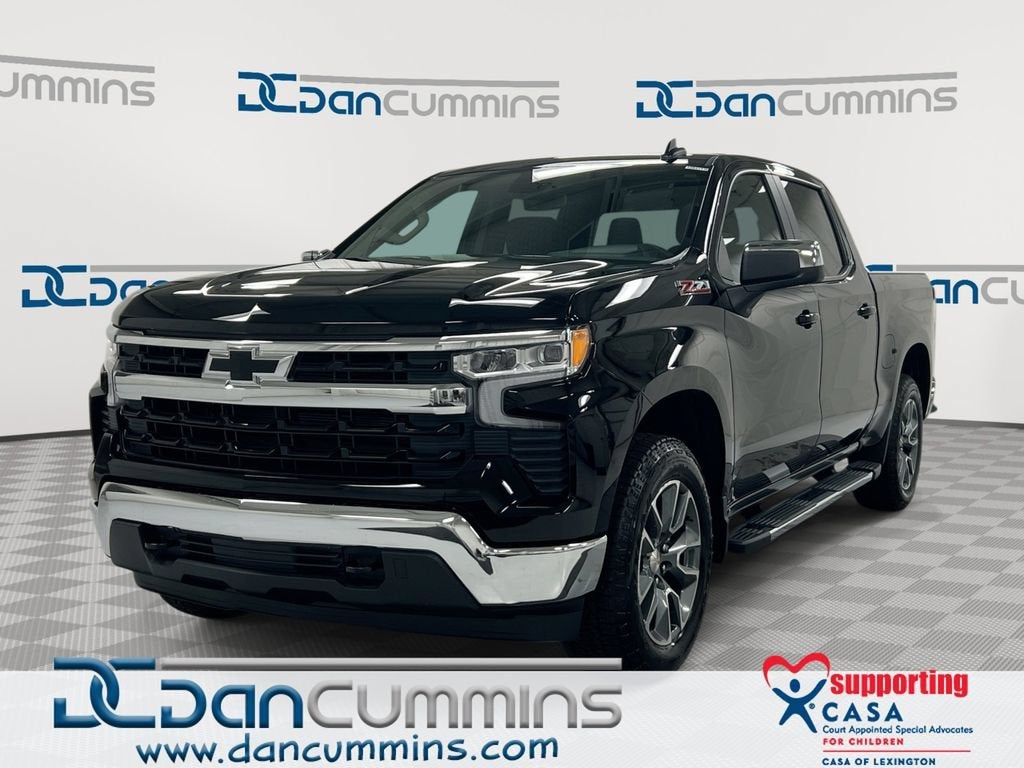 2026 Chevrolet Silverado 1500 LT in Black — front three-quarter view
