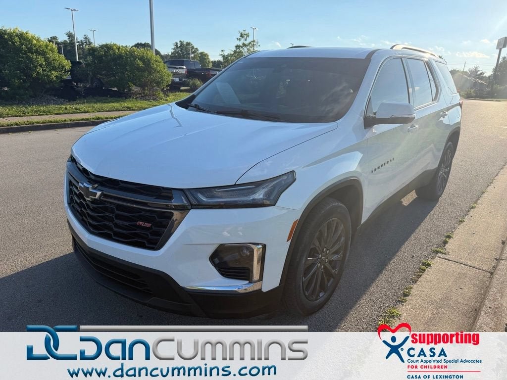 2023 Chevrolet Traverse RS in Summit White — front three-quarter view