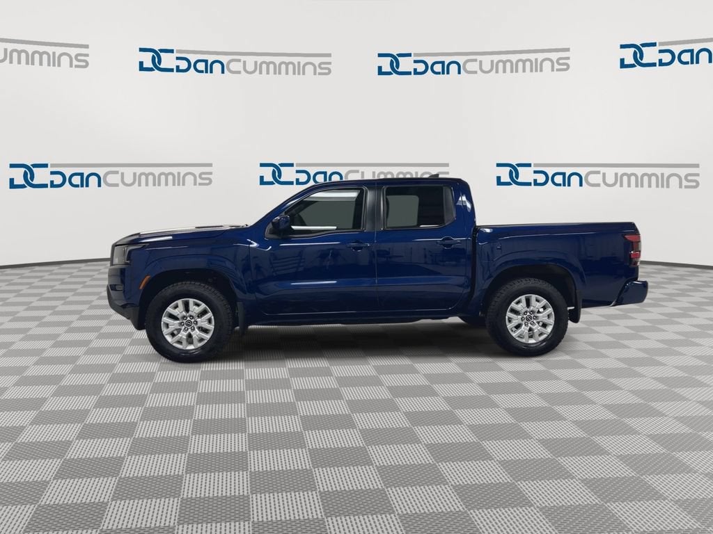 2022 Nissan Frontier — detail view