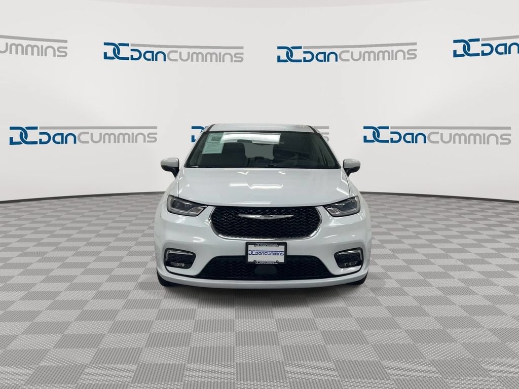 2023 Chrysler Pacifica — rear three-quarter view