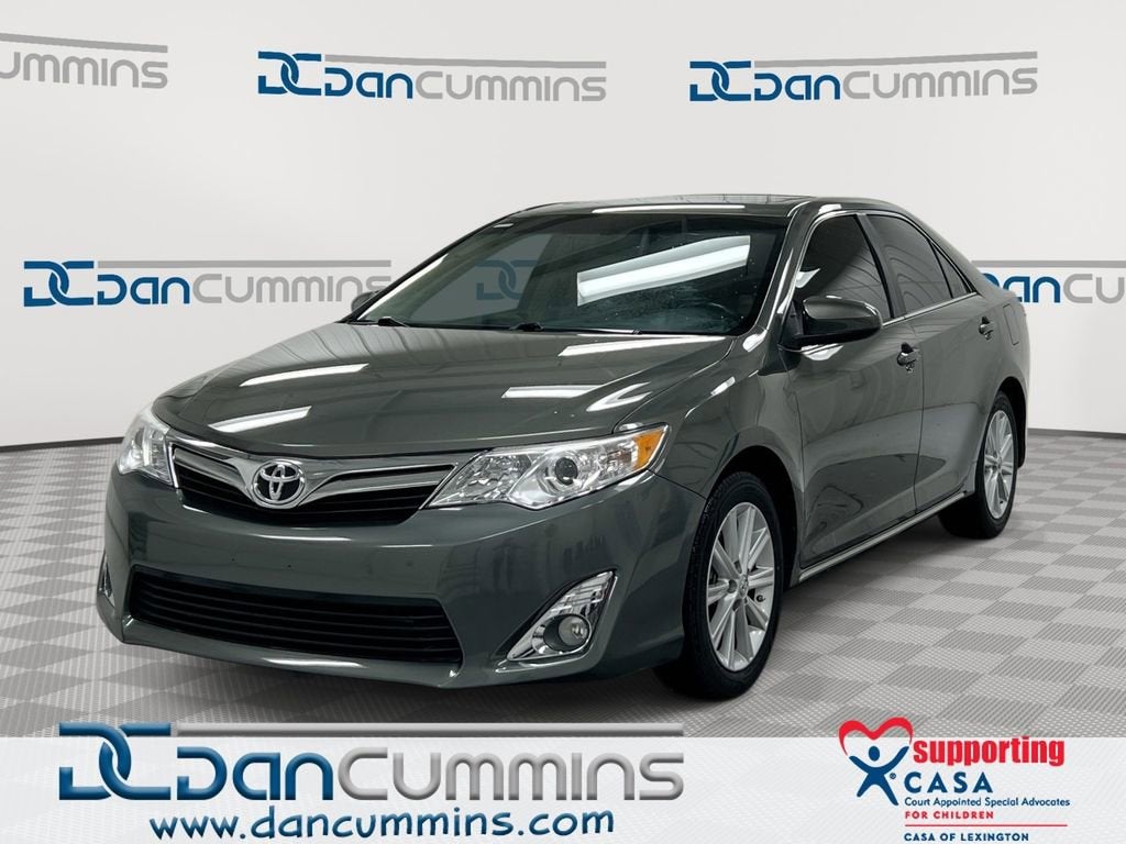 2012 Toyota Camry SE in Green — front three-quarter view