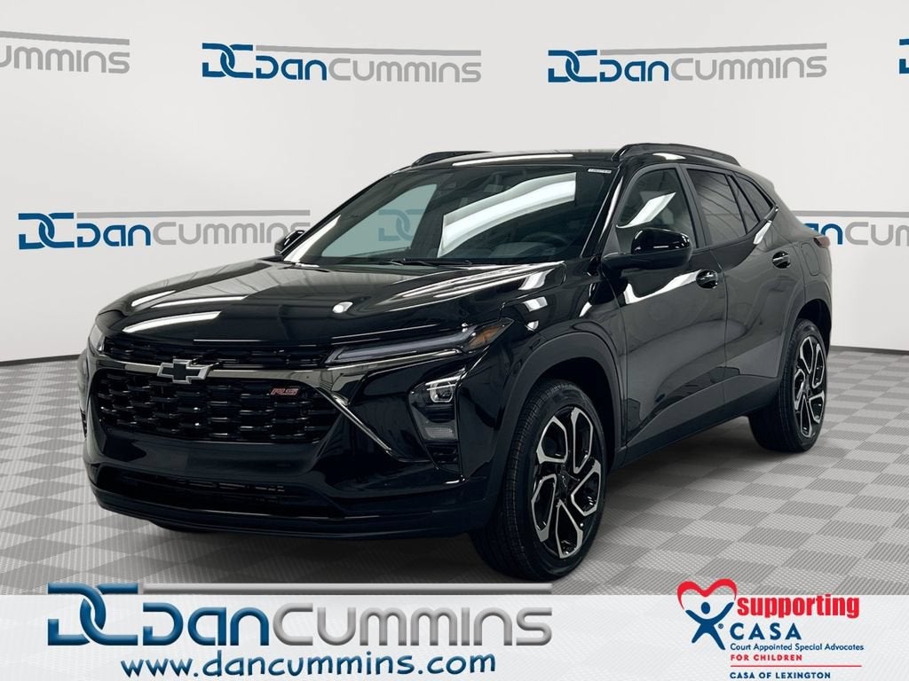 2026 Chevrolet Trax 2RS in Mosaic Black Metallic — front three-quarter view