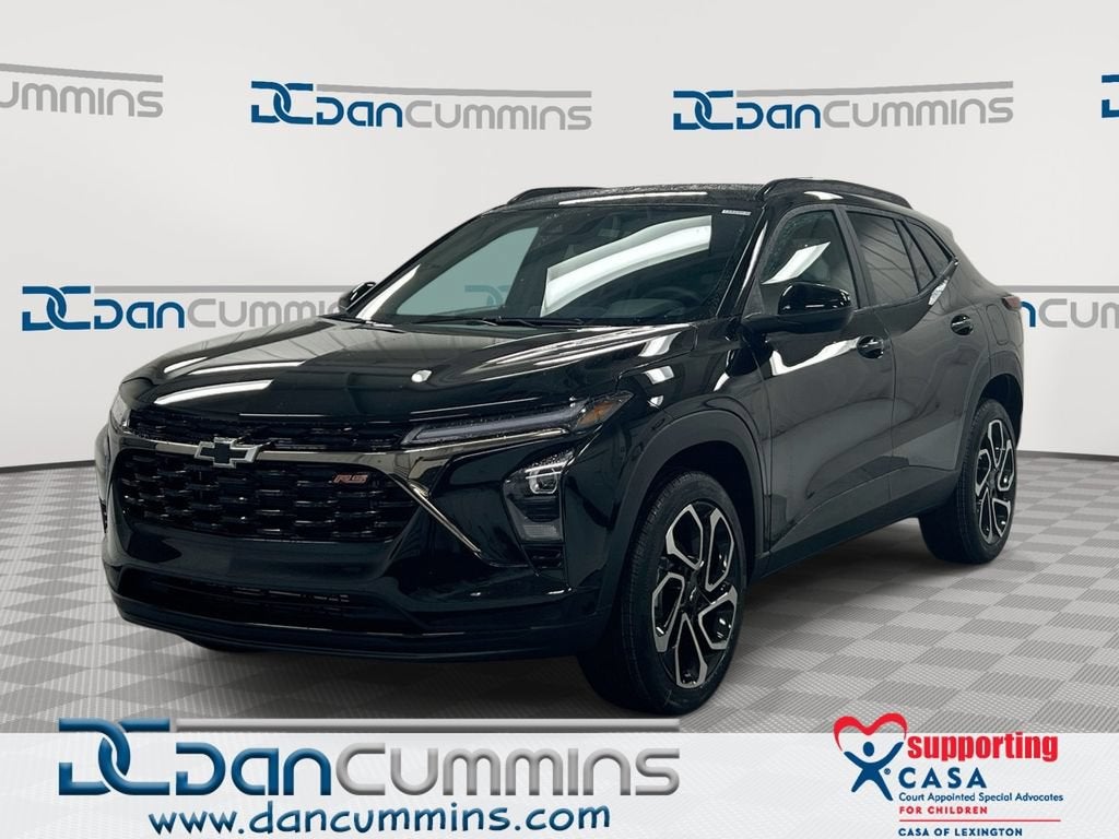 2026 Chevrolet Trax 2RS in Mosaic Black Metallic — front three-quarter view