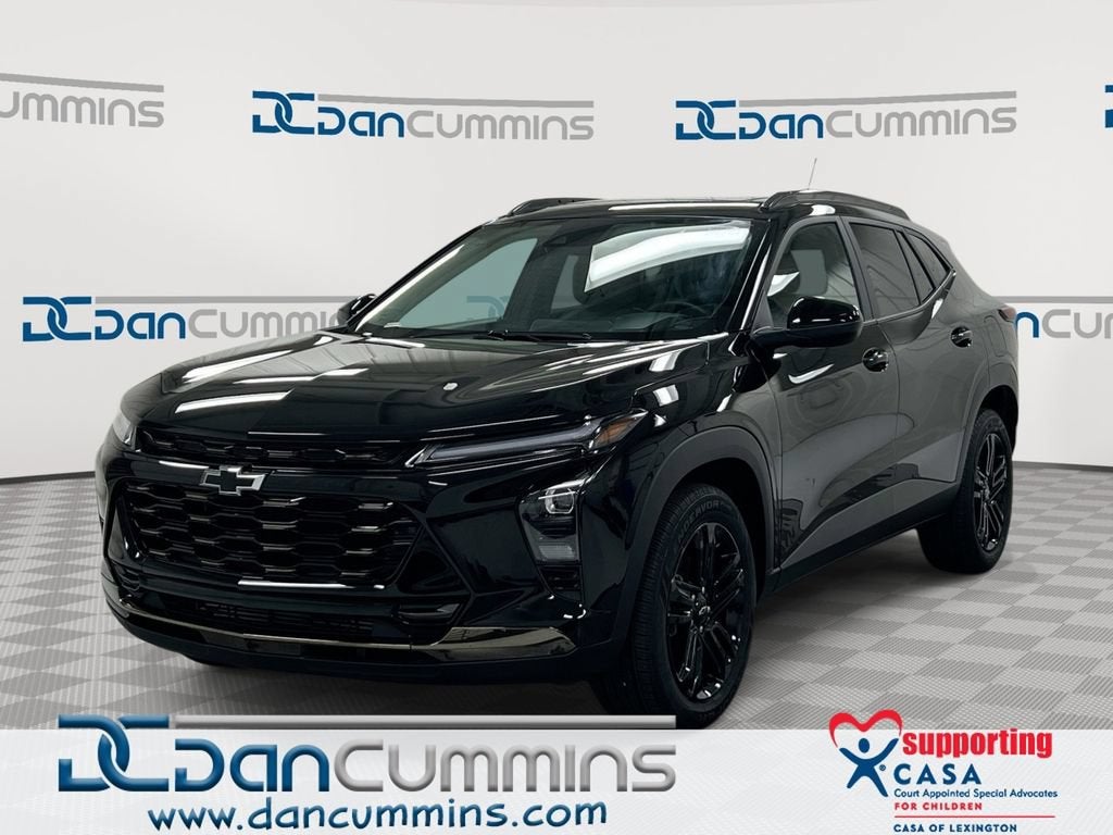2025 Chevrolet Trax ACTIV in Mosaic Black Metallic — front three-quarter view