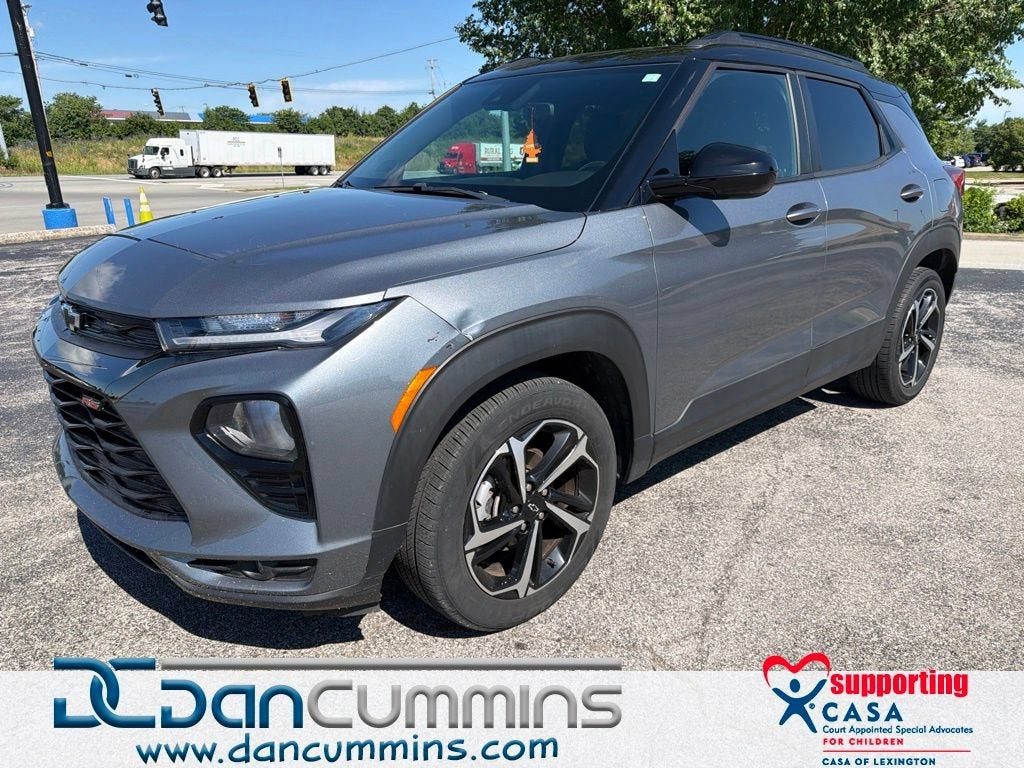 2021 Chevrolet Trailblazer RS in Satin Steel Metallic — front three-quarter view