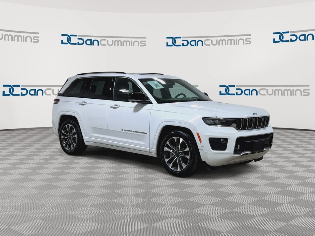 2022 Jeep Grand Cherokee — side profile view