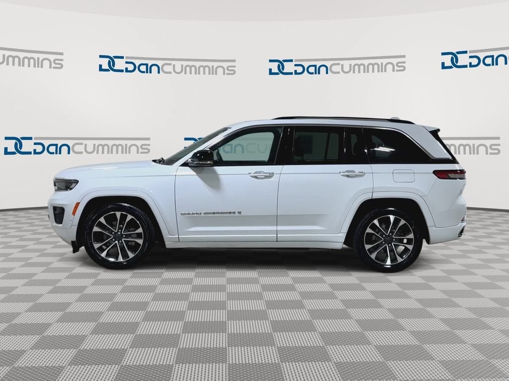 2022 Jeep Grand Cherokee — detail view