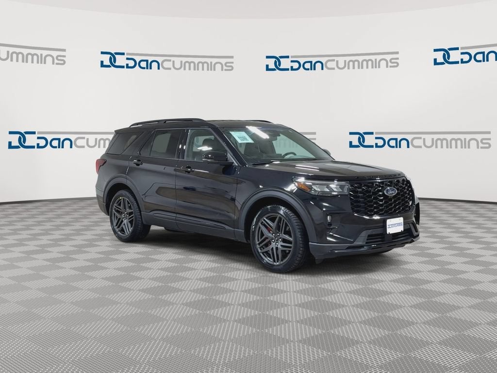 2025 Ford Explorer — rear three-quarter view