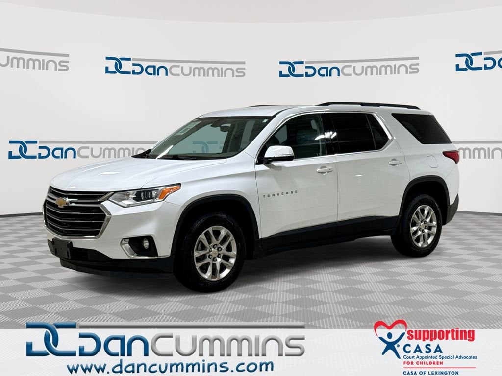 2020 Chevrolet Traverse LT Cloth in Summit White — front three-quarter view