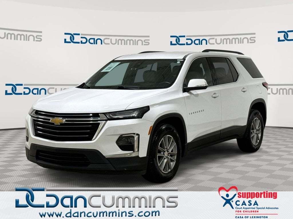 2023 Chevrolet Traverse LT Cloth in Summit White — front three-quarter view