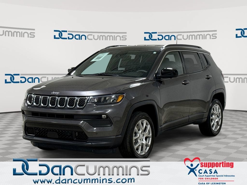 2023 Jeep Compass Latitude Lux in Gray — front three-quarter view