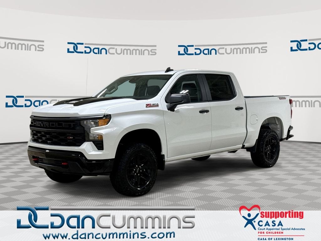 2026 Chevrolet Silverado 1500 Custom Trail Boss in Summit White — front three-quarter view