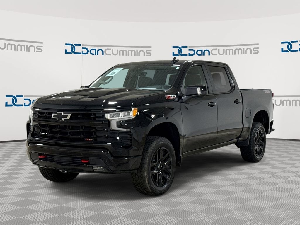 2026 Chevrolet Silverado 1500 LT Trail Boss in Black — front three-quarter view