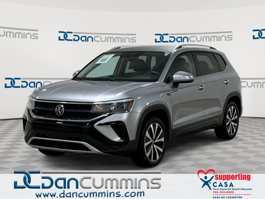 2024 Volkswagen Taos SE in Gray — front three-quarter view